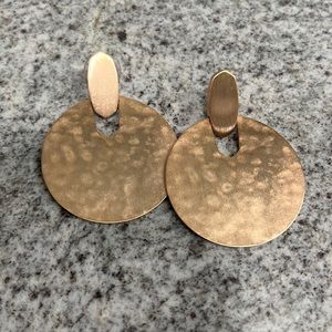 Kendra Scott Didi Statement Earrings in Gold
